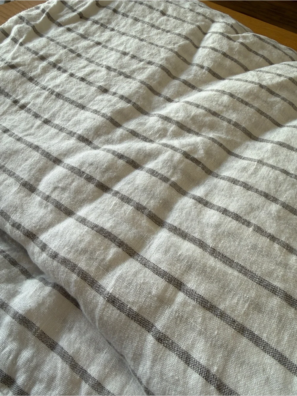 Crate&Barrel - Queen - Linen Striped Duvet Cover in White and Gray